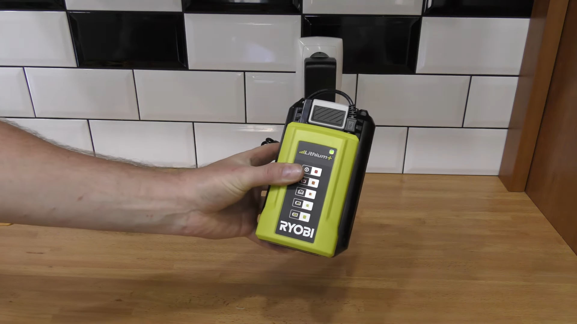 How To Fix Ryobi 40v Battery Not Charging 6 Problems And Fixes