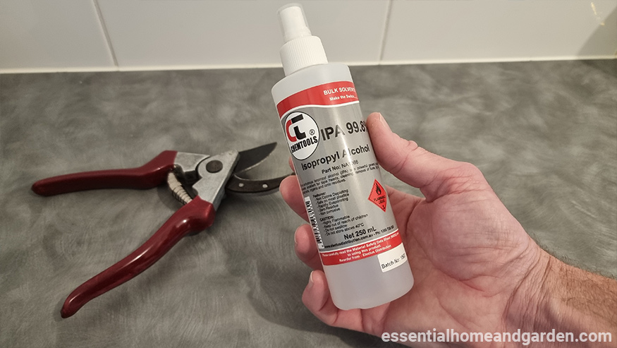 using isopropyl alcohol to clean pruning shears
