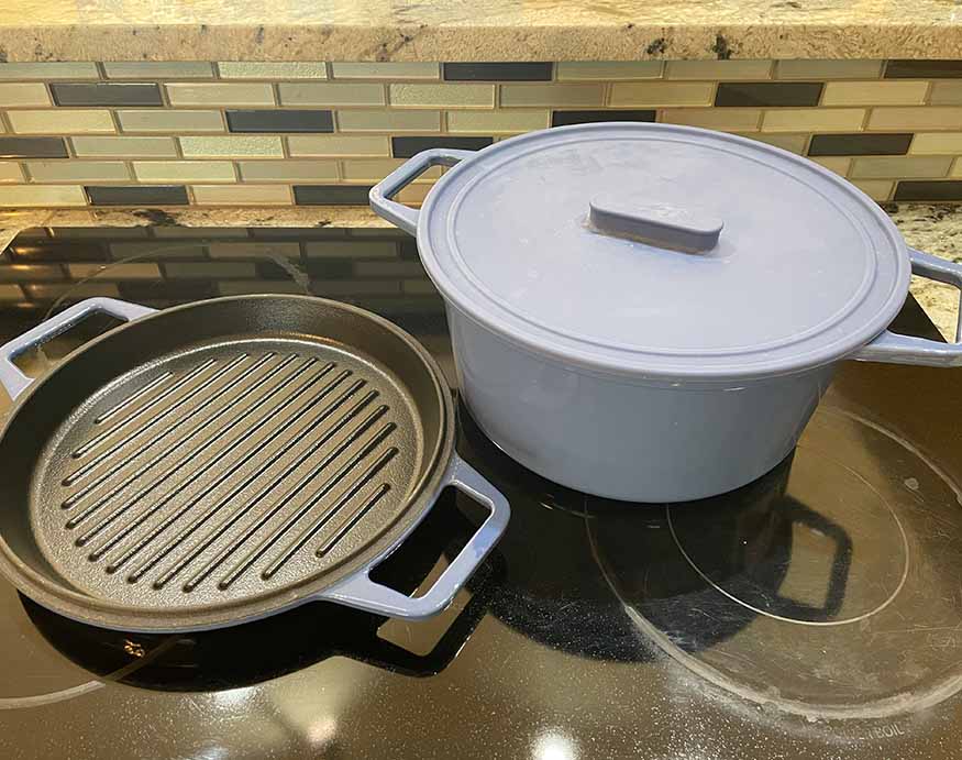 Misen Dutch Oven with silicone lid and grill