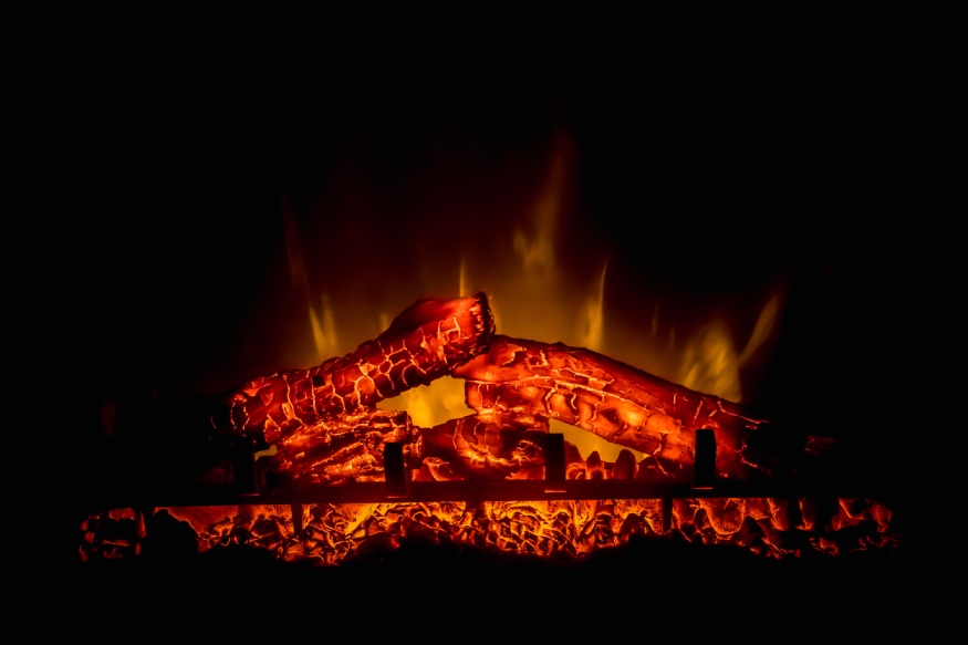 electric fireplace emitting fake flames
