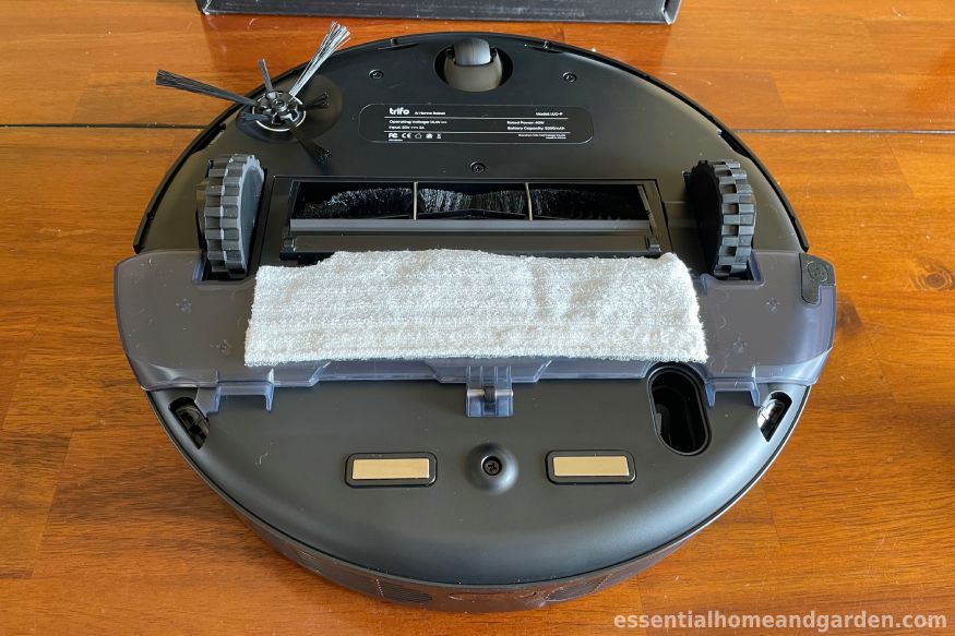 A picture of TRIFO Lucy showing the bottom components, including the attached mopping pad