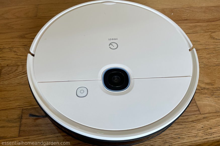 picture showing the top panel of the Yeedi Vac Robot Vacuum