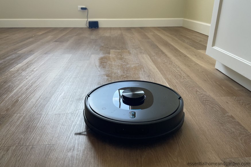 Shellbot SL60 mopping the floor