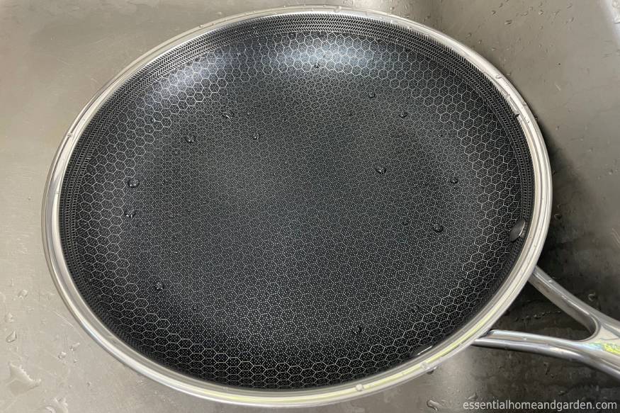 photo of a HexClad pan after cleaning