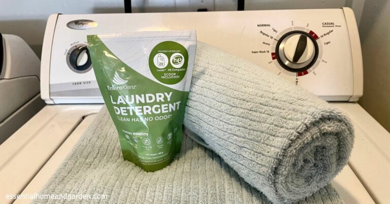 Clean towels with EnviroKlenz Laundry Detergent Powder